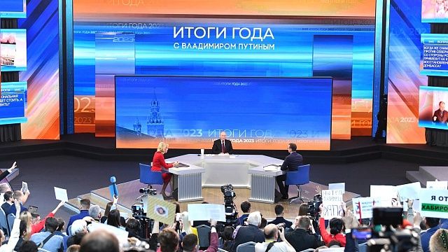 Владимир Путин провёл «Прямую линию». Фото: kremlin.ru 