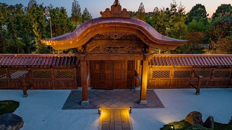 В «Японском саду» парка «Краснодар» установили ворота 