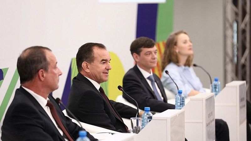 Губернатор встретился с финалистами конкурса «Лидеры Кубани»