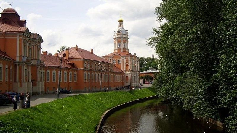 Два брата-подростка исчезли после того, как у них забрали телефоны в Петербурге 