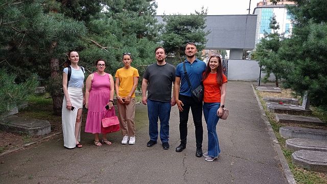 Молодые прихожане Покровского храма включили подкаст телеканала «Краснодар» и отправились на экскурсию