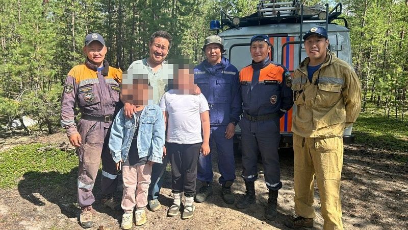 Мужчина с дочерьми во время сбора грибов исчезли в Якутии 