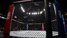 Боец ММА Топурия потерпел первое поражение в карьере и утратил пояс UFC