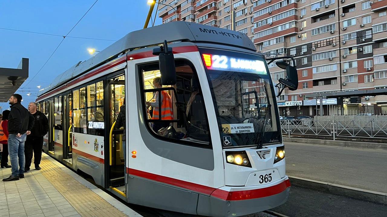 По новой трамвайной линии на ул. Московской начали ходить трамваи, фото: телеканал «Краснодар»