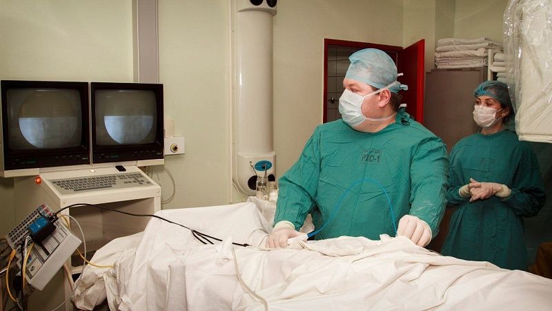 Анна Минькова поздравила с юбилеем ведущего аритмолога Кубани Кандинского