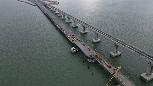 На Крымском мосту завершена надвижка первого пролета автодороги