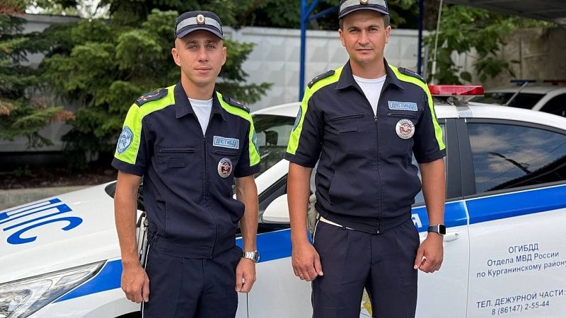 Ребенка с приступом эпилепсии быстро доставили к медикам полицейские на Кубани