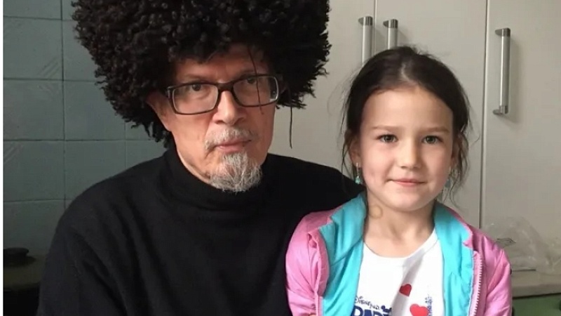 Актриса Волкова показала дочь от Эдуарда Лимонова в день ее совершеннолетия