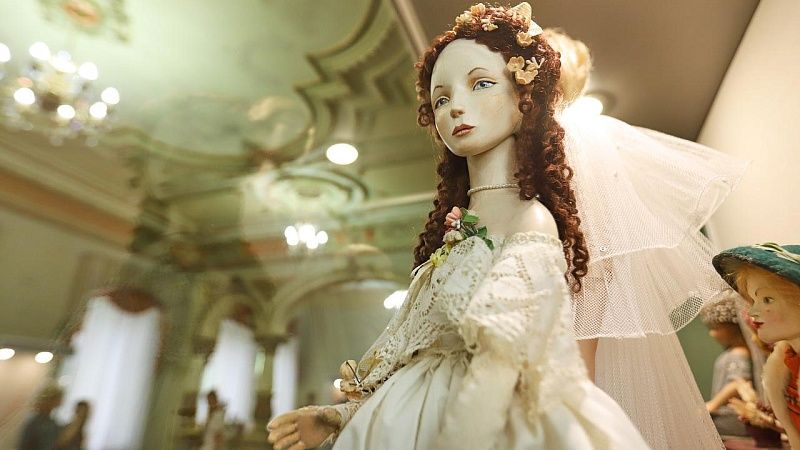 В Краснодаре пройдёт выставка «Зимний бал кукол» 