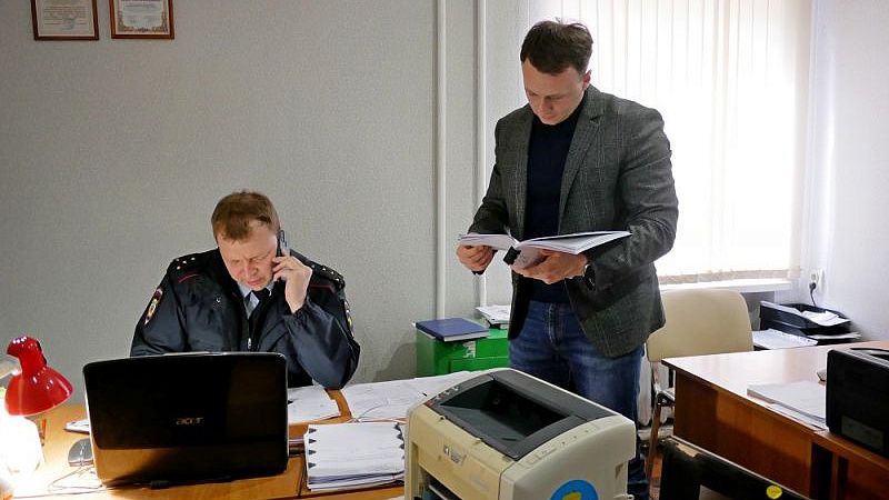 В Краснодаре общественник посетил с проверкой пункт полиции посёлка Берёзовый