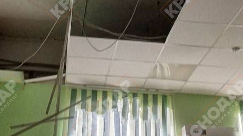 Прокуратура проверит обрушение потолка в школе №14 Темрюкского района
