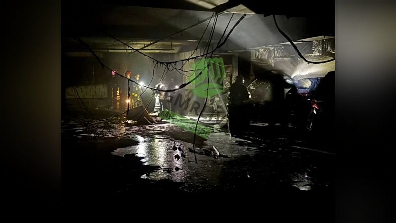 Жители сняли последствия огромного пожара на подземной парковке в Краснодаре