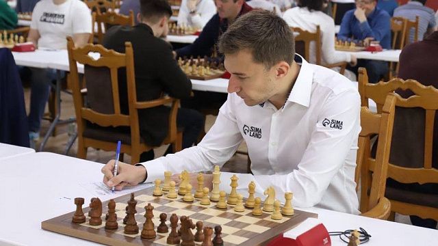 Российский гроссмейстер отказался выступать в Европе без флага и гимна. Мнение общественности Фото: t.me/karjakinchess