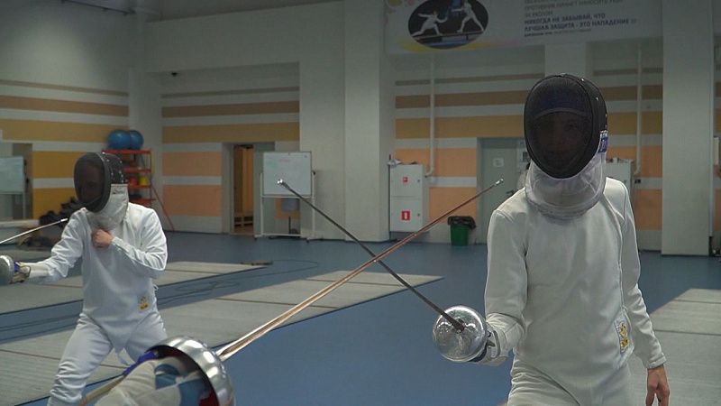 В Краснодаре в Центре спортивной подготовки «Чемпион» проходят занятия по спортивному фехтованию