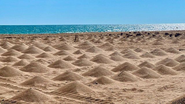 Почти 35 тысяч тонн песка с мазутом вывезли для утилизации в мае из Анапы 