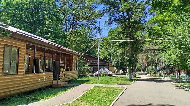 Американского гуру кришнаитов выслали из РФ после лекции в лагере под Туапсе