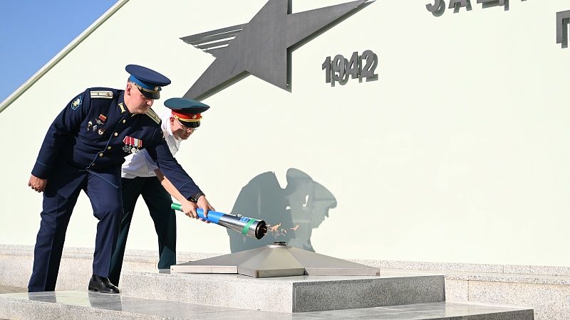 Огонь Памяти зажгли у мемориала защитников Пашковской переправы в Краснодаре