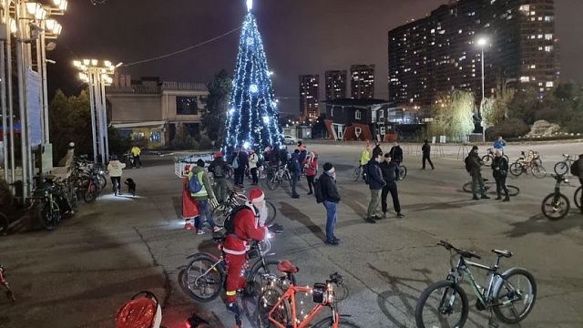 Краснодарцы провели предновогоднюю Велоночь и запланировали заезд на 31 декабря Фото: ВелоРайд Краснодар 