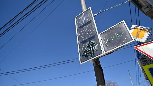 В Краснодаре завершили модернизацию светофоров по нацпроекту. Фото: Андрей Зубов