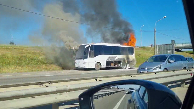 На трассе М-4 «Дон» загорелся междугородний рейсовый автобус