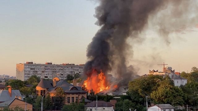 В частном секторе Краснодара произошёл сильный пожар 