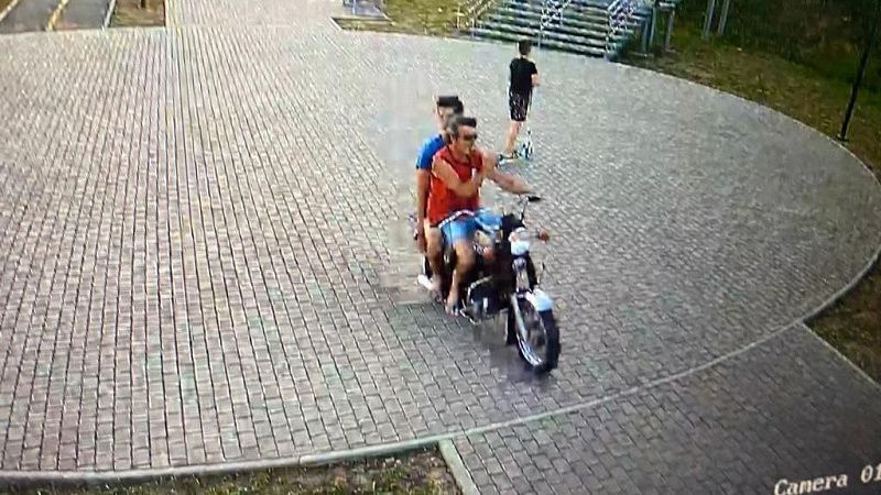 В парке Усть-Лабинска мотоциклист сбил ребенка и скрылся