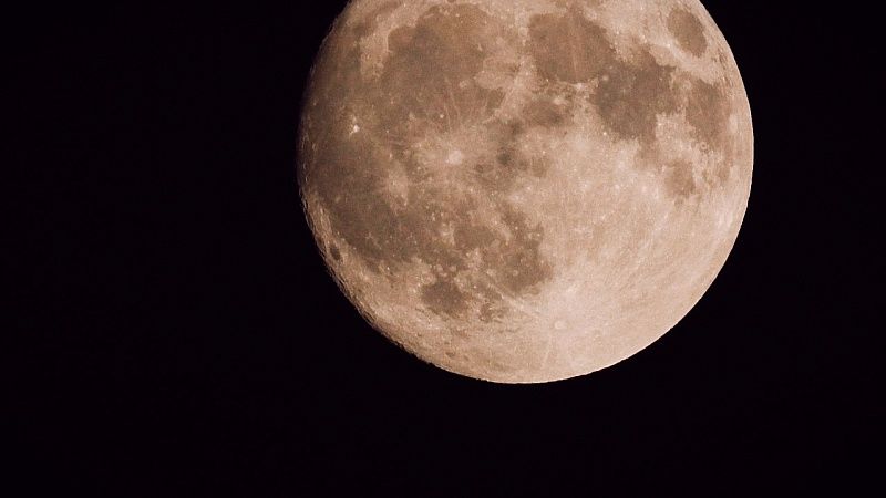 Клубничную Луну смогут увидеть 11 июня жители Кубани