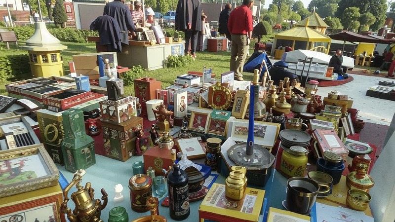 Мародеры заполонили киевские рынки с трофеями из Курска