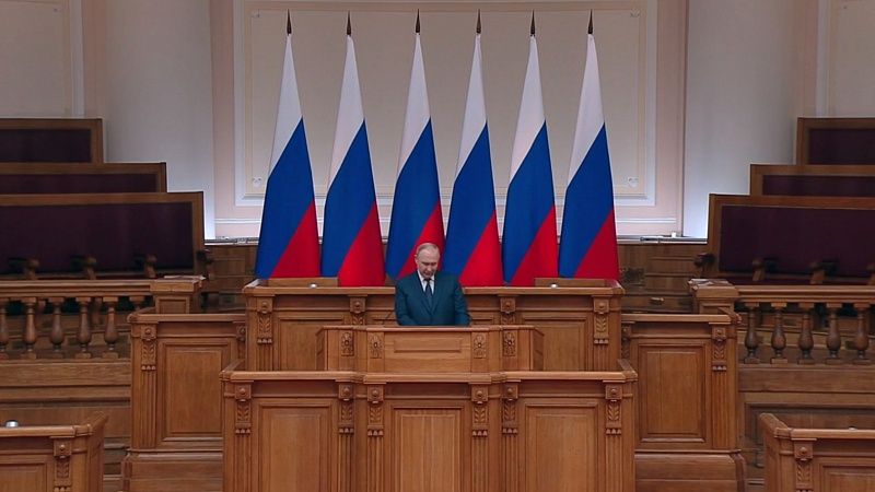 Россия объявила перемирие в зоне СВО в честь 80-летия Победы 