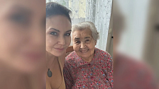 Ляйсан Утяшева приехала погостить к бабушке в Башкирию