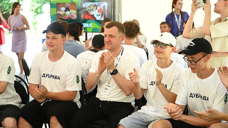 Глава Краснодара пообщался с участниками смены «Поколение» в лагере «Дубрава»
