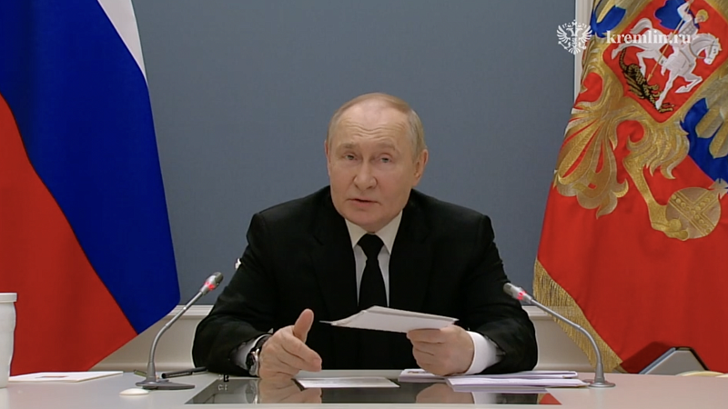 Путин: «Многодетность в России должна стать нормой»