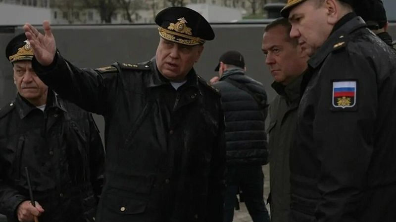 Медведев провел совещание с представителями ВС РФ в Новороссийске