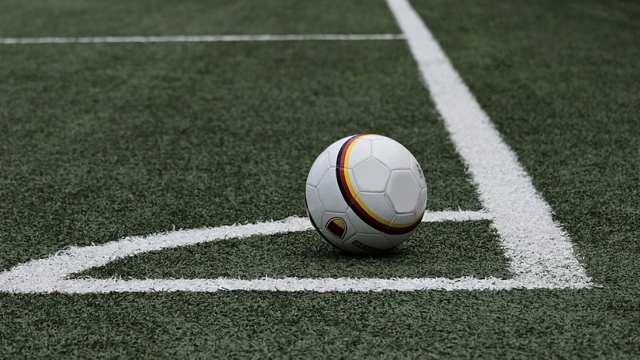 На стадионе КубГУ сыграли ветераны футбола. Фото: pixabay.com