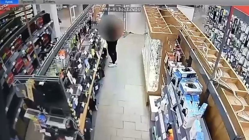Вор-рецедивист вынес из магазинов техники товары на 1,3 млн рублей в Краснодаре