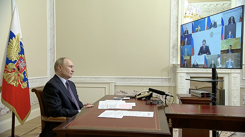 Владимир Путин потребовал срочно поднять затонувший танкер со дня Черного моря