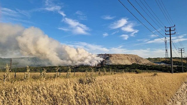 На мусорном полигоне в Новороссийске частично обвалился грунт