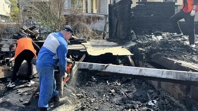 Полностью разобрали завалы разрушенных дронами зданий в Туапсе