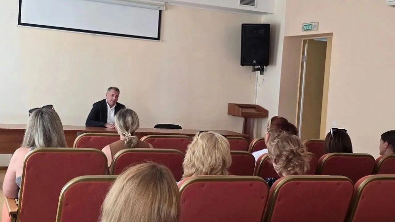 Депутат Брагарник взял на контроль вопросы трёх посёлков под Краснодаром