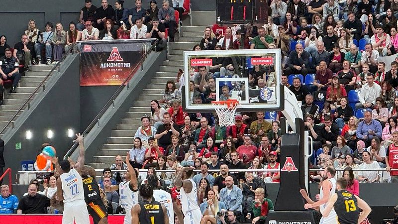 «Локомотив-Кубань» вырвал победу у «Зенита» и довёл полуфинал до седьмого матча