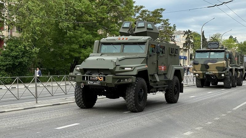 Торжественное прохождение войск началось в Новороссийске 