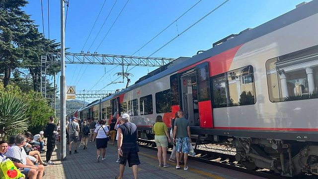 Двух 12-летних школьников из Краснодара нашли ночью на вокзале Новороссийска