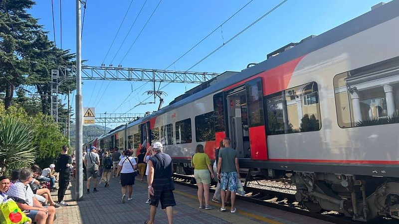 Двух 12-летних школьников из Краснодара нашли ночью на вокзале Новороссийска