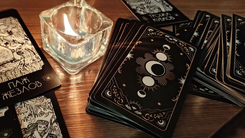 Таролога из Краснодара наказали за публикацию карты с «сатанистской»* символикой