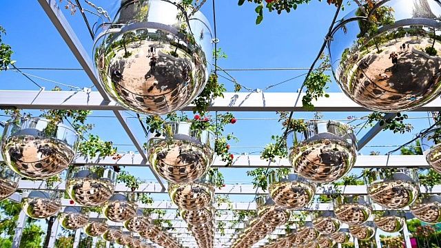 Более 160 зеркальных ваз установили над фонтаном в парке «Краснодар»