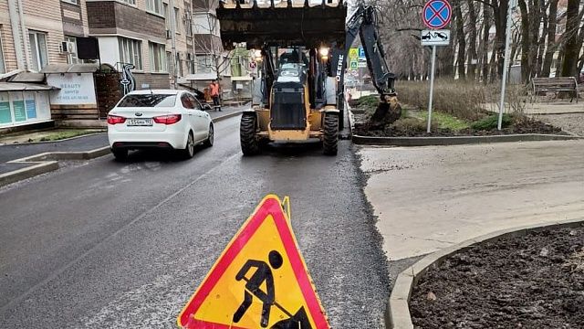 В Краснодаре планируют обновить 58 километров дорог. Фото: телеканал «Краснодар»