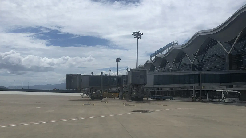 Из-за попытки подсадить депортированных задержали рейс из Нячанга в Барнаул