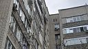 Пожилая женщина устроила смертельно опасное шоу на крыше многоэтажки в Москве 