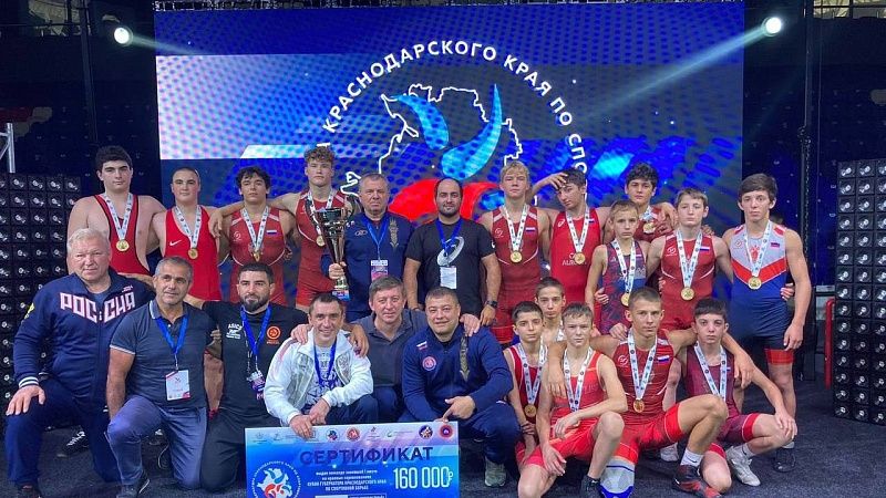 Спортсмены из Краснодара победили в губернаторских соревнованиях по спортивной борьбе 
