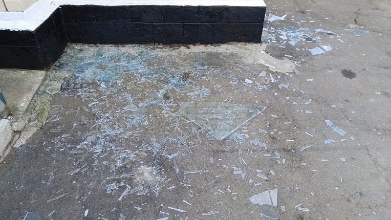 Кафе разлетелось в щепки после удара беспилотника ВСУ в Каховке